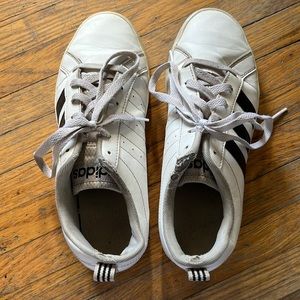 Adidas superstars size 7 1/2